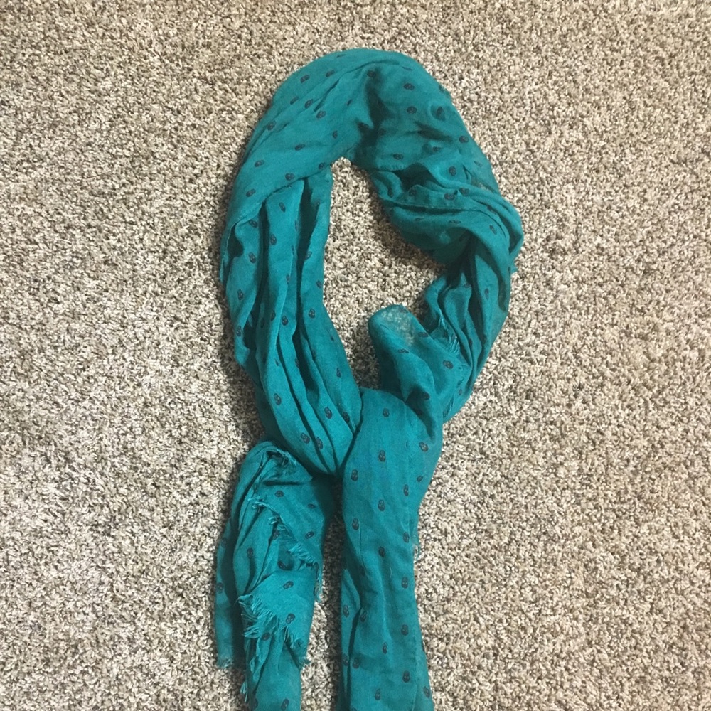 Skull print scarf